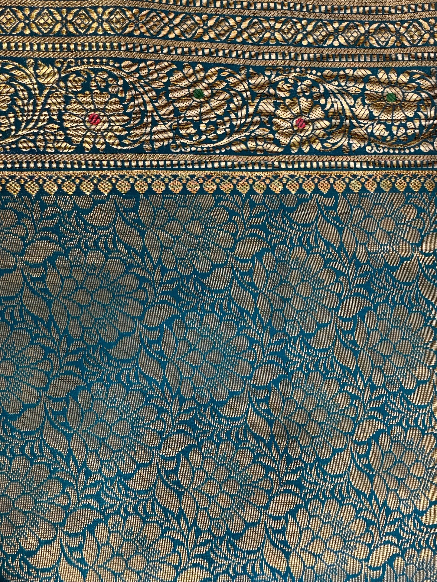 Banarasee Tanchoi Silk Saree - Ivory & Peacock Blue