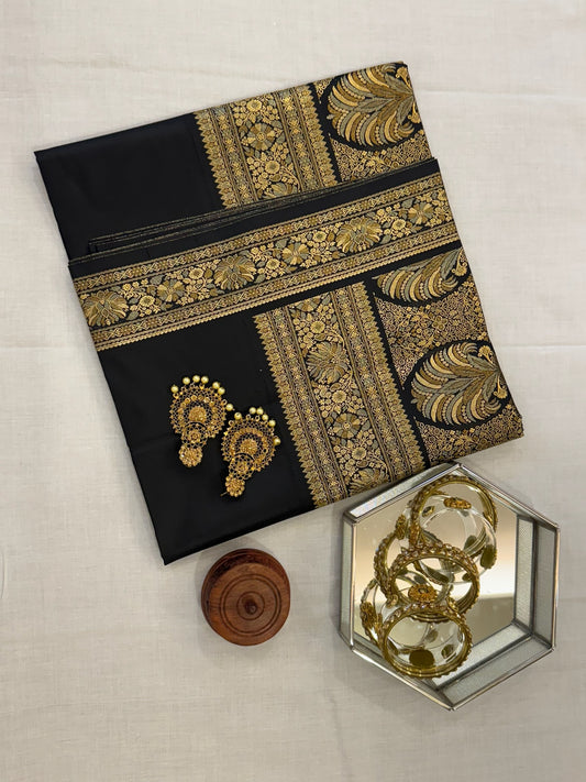 Banarasee Silk Plain Saree - Black & Golden